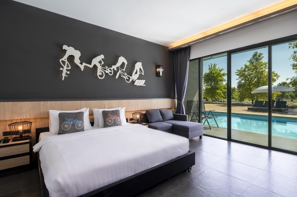 Deluxe Double Room, Pool Access