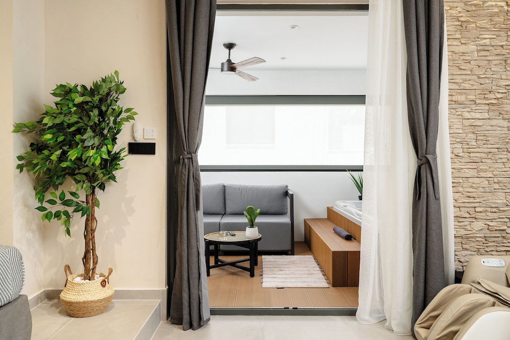 Deluxe Suite, Balcony photo 3
