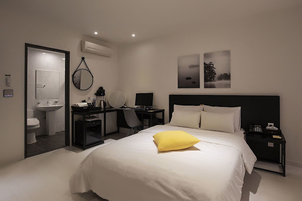 Premium Room - Photo 1