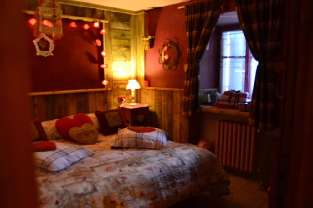 Quadruple Room, Shared Bathroom