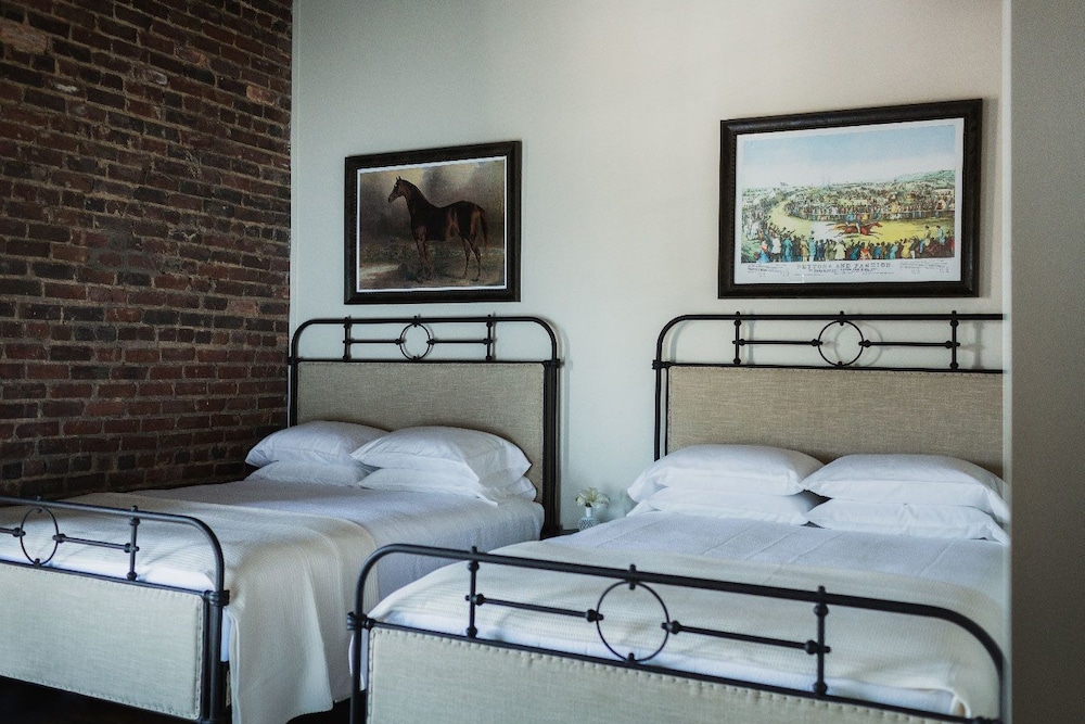 Superior Double Room, 2 Queen Beds photo 2