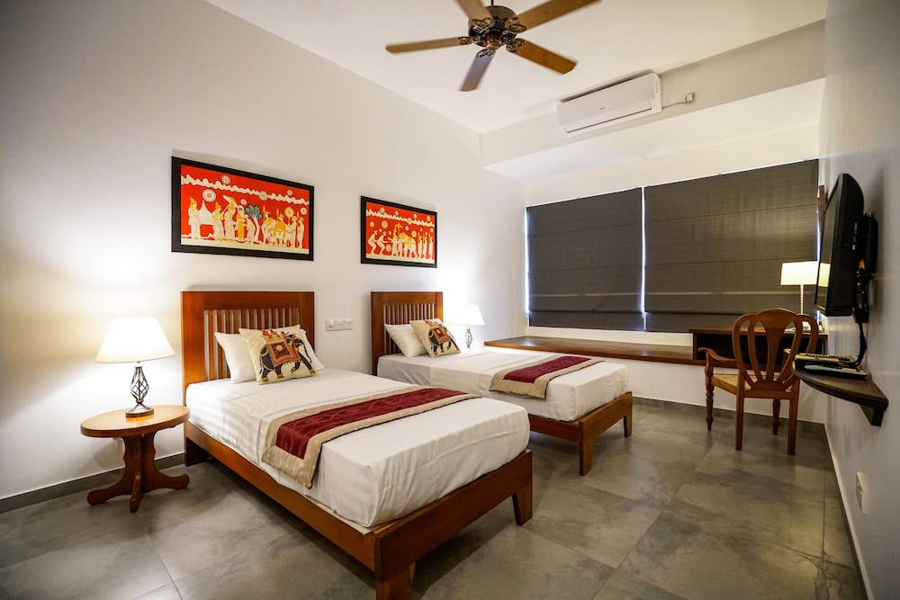 Deluxe Double Room, 2 Twin Beds, Non Smoking, Mountain View
