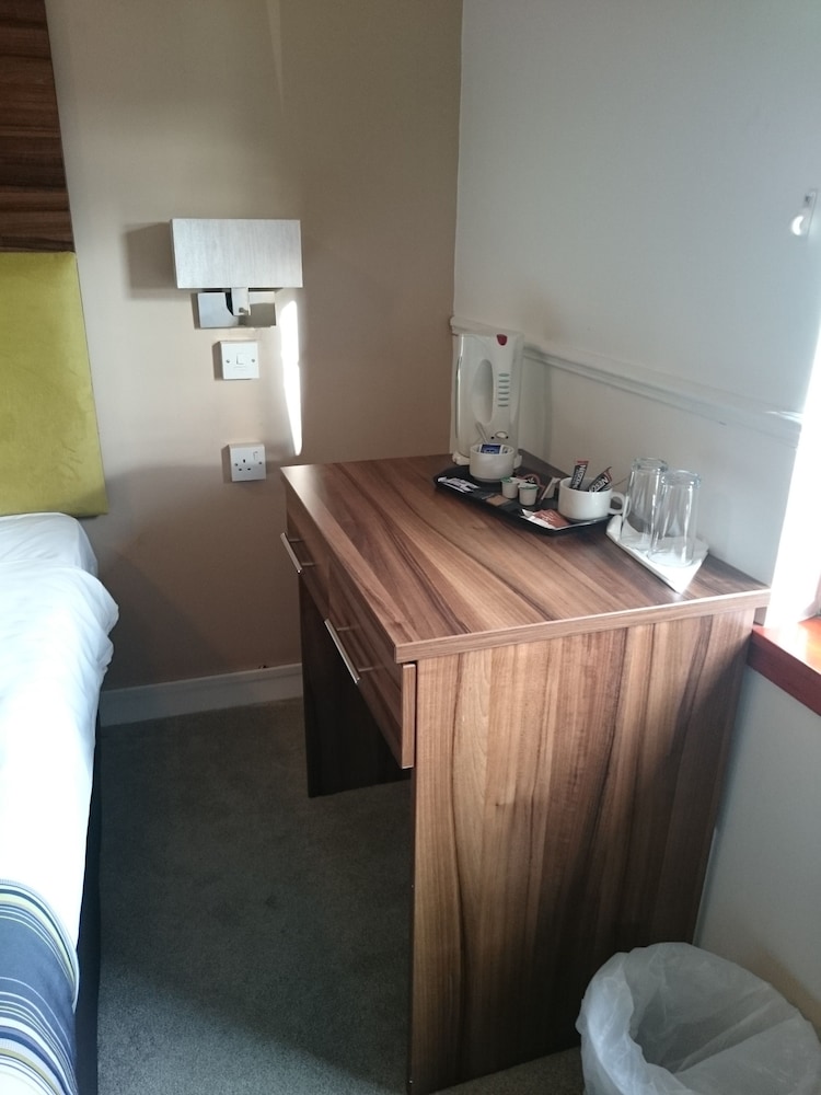 Standard Twin Room, Ensuite (Standard Twin Room) photo 3