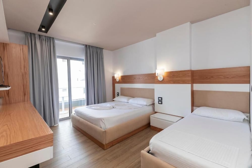 Deluxe Triple Room, Non Smoking, Sea View
