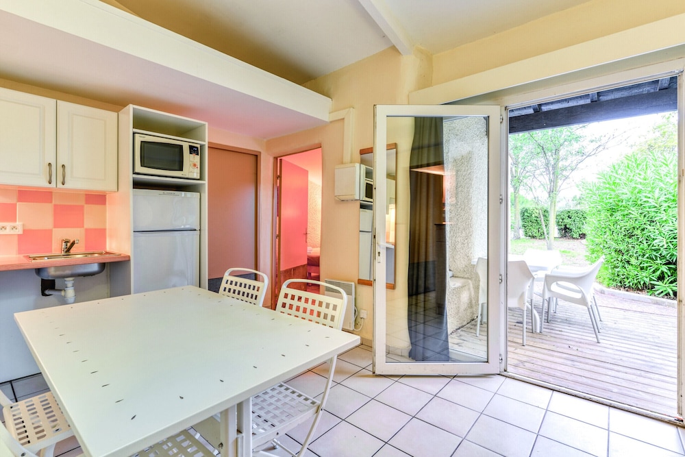Standard Apartment, 2 Bedrooms - Photo 6