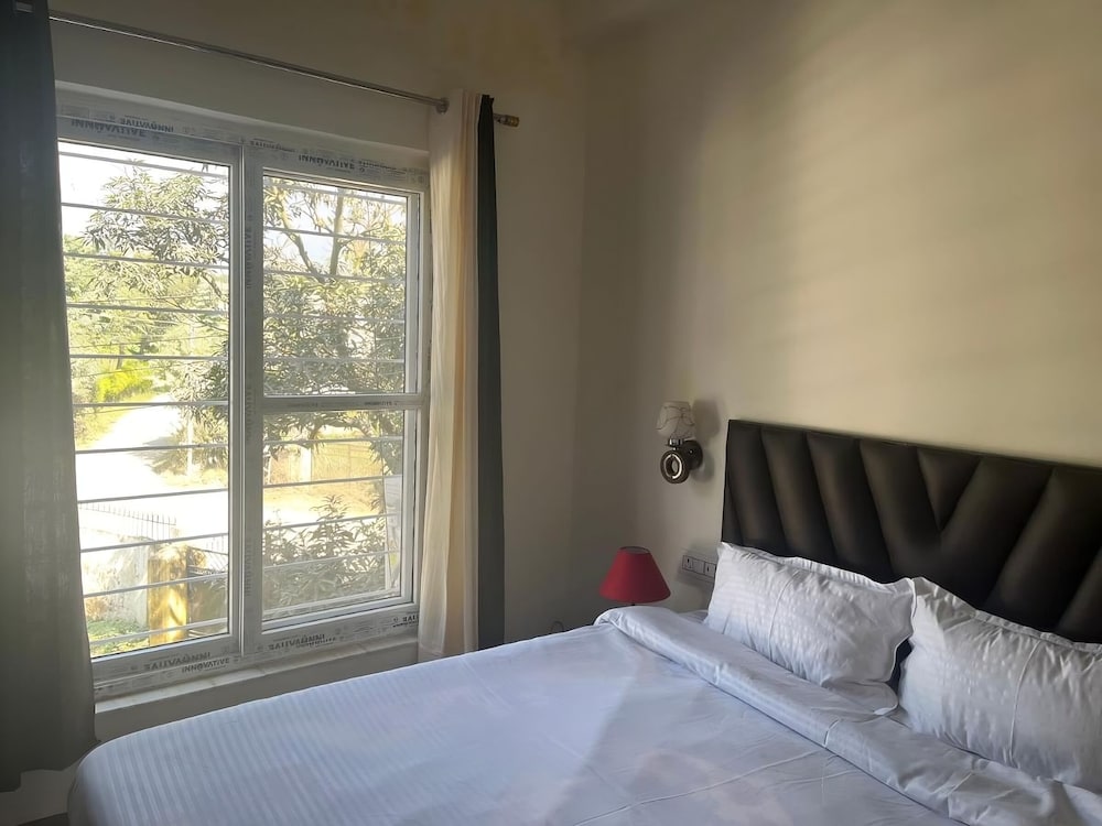 Deluxe Room, 1 Double Bed, Private Bathroom, Hill View photo 1