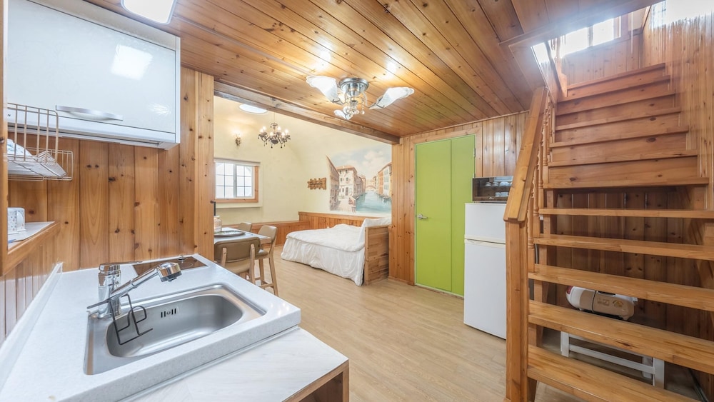 Basic Room, 1 Bedroom (Napolly (Dokchae)) - Photo 3