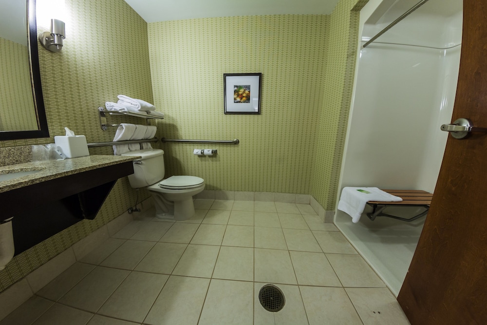 Suite, 1 King Bed, Accessible Bathtub (Communications) - Photo 2