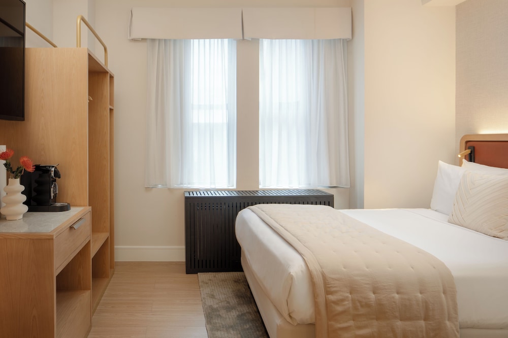 Superior Room, 1 Queen Bed