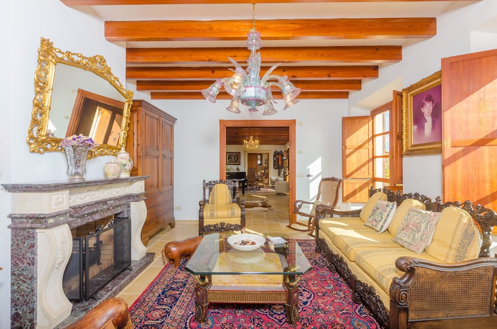 Villa photo 3
