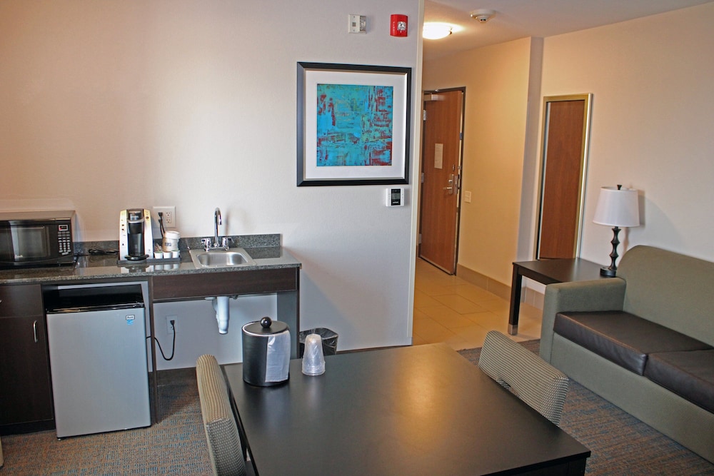 Suite, 2 Queen Beds, Accessible (Communications, Mobility, Access Tub)