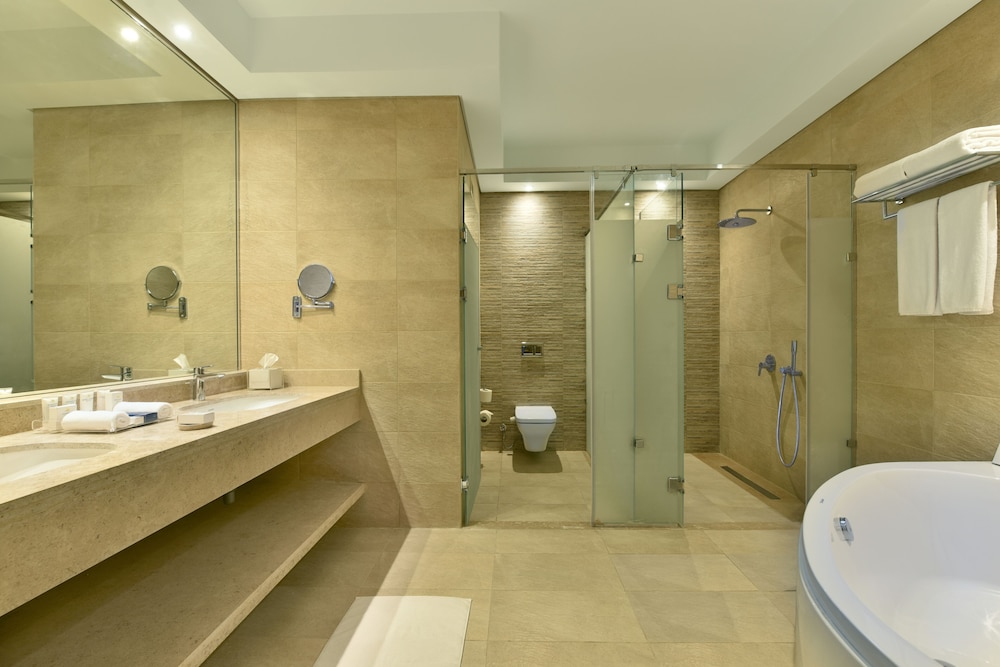 Deluxe Room, Sea View (Queen Or Twin Bed) - Photo 5