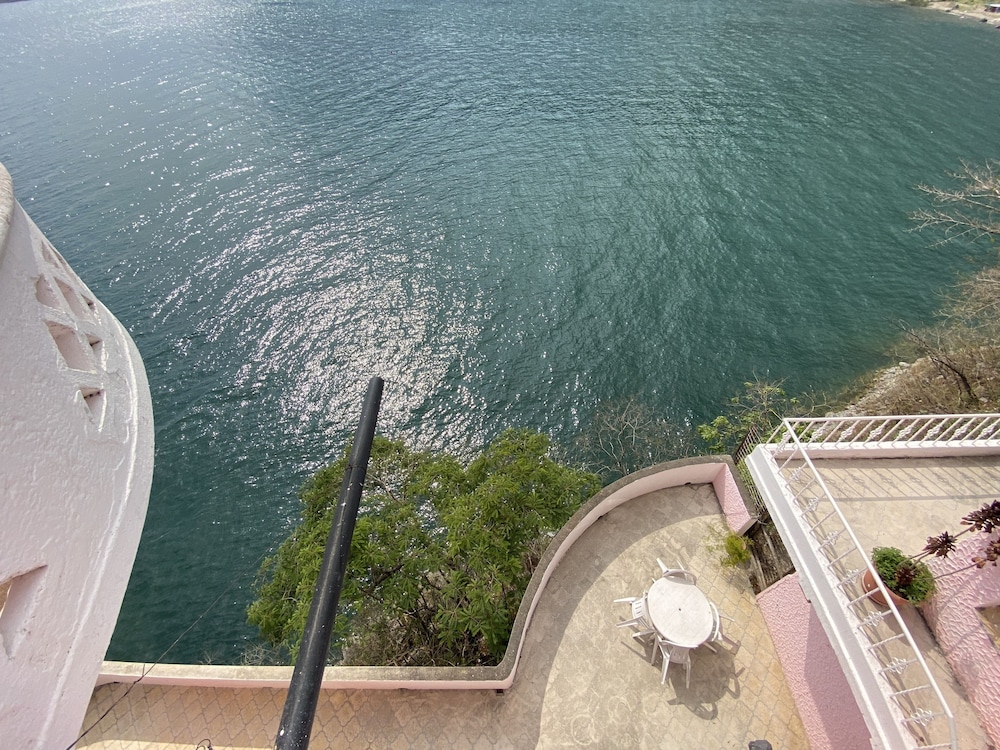 Double Room, 1 Double Bed, Lake View, Lakeside photo 2