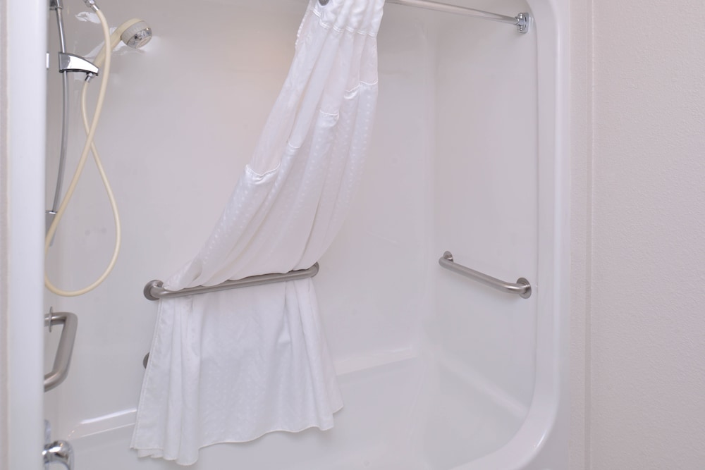 Standard Room, 2 Queen Beds, Accessible (Mobility, Accessible Tub) - Photo 4