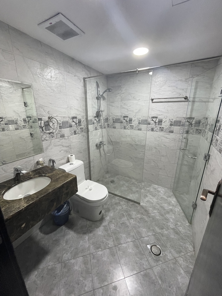 One Bedroom Apartment - Photo 4