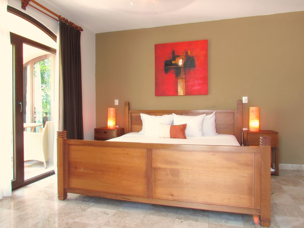 Suite, 1 Bedroom (Master) - Photo 1