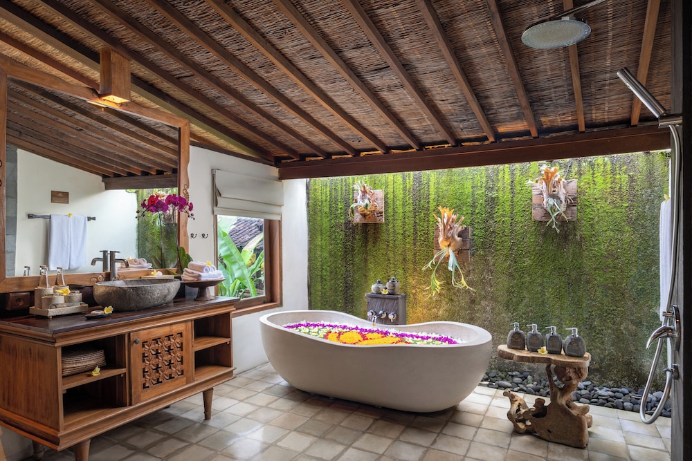 Wooden Pool Villa With Living Room