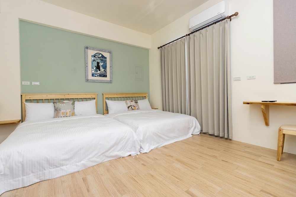 Comfort Quadruple Room, Balcony photo 2