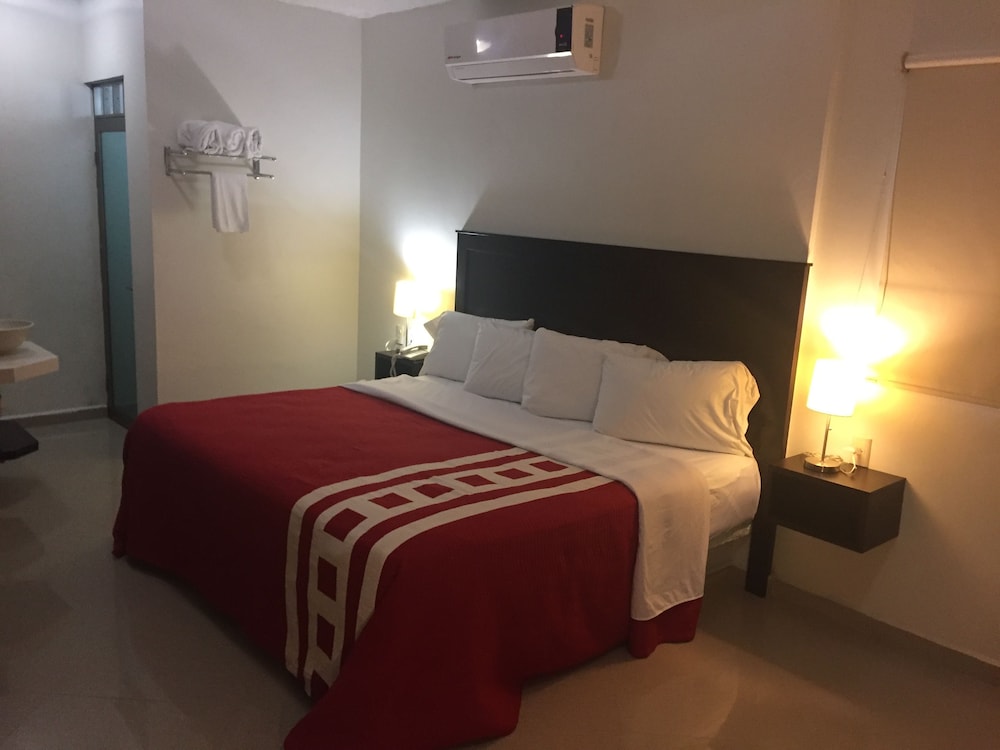 Room, 1 King Bed photo 3