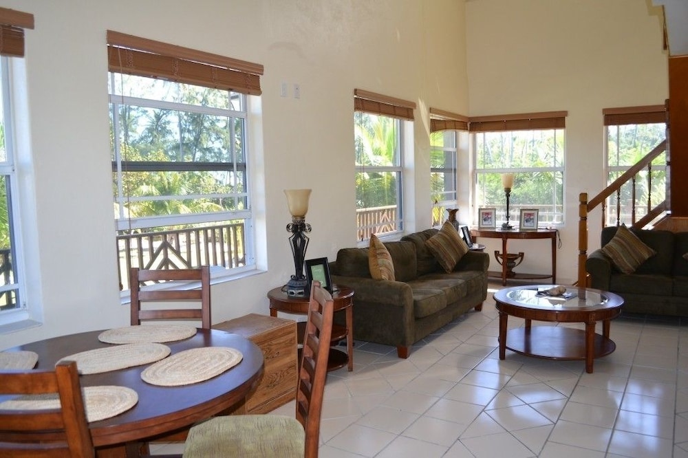Penthouse, 3 Bedrooms, Patio, Ocean View photo 1