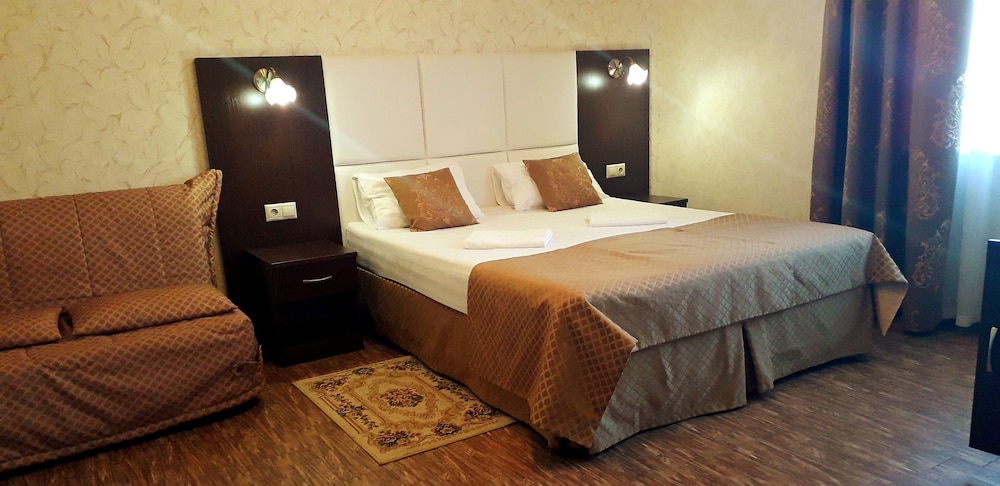 Standard Quadruple Room, 1 Double Bed with Sofa bed, Non Smoking
