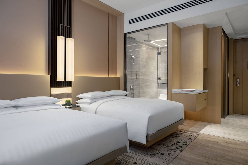 Room, 2 Double Beds photo 3