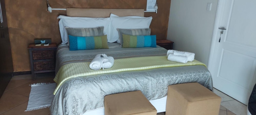 Standard Double Room (Blue Gecko) - Photo 3