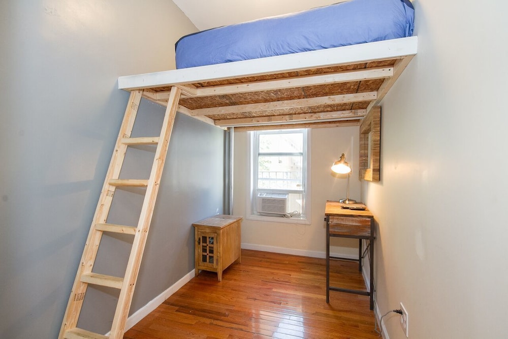 City Apartment, 3 Bedrooms photo 1