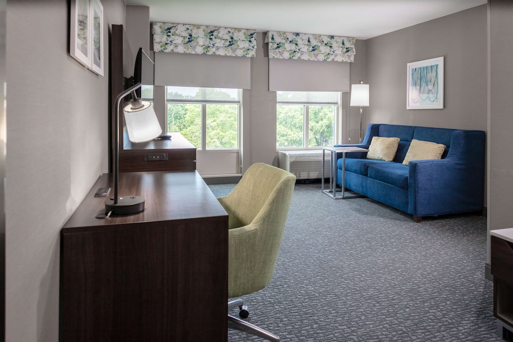 Suite, 1 Bedroom - Photo 1