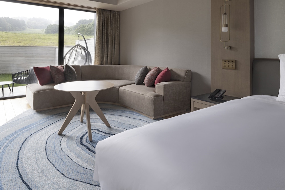Premium Room, 2 Queen Beds, Accessible (Outdoor Living Area) - Photo 2