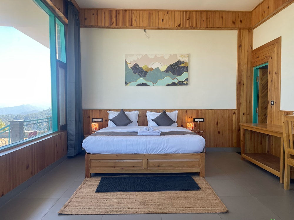 Deluxe Double or Twin Room, Balcony, Mountain View photo 1