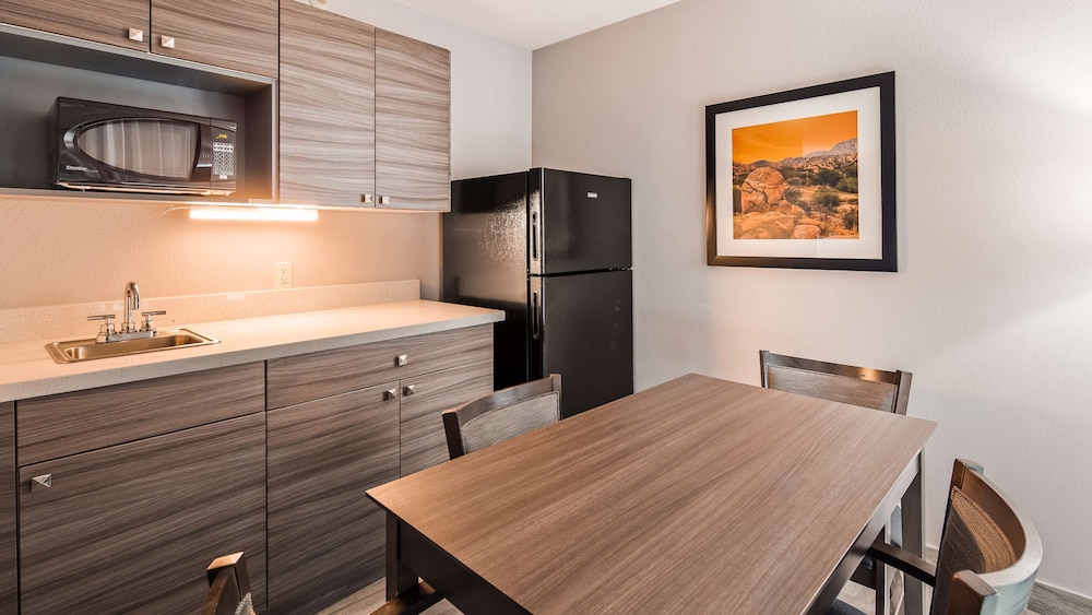 Standard Room, 2 Queen Beds, Non Smoking, Kitchenette photo 3
