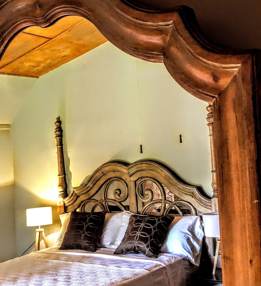 Comfort Suite, 1 Queen Bed photo 3