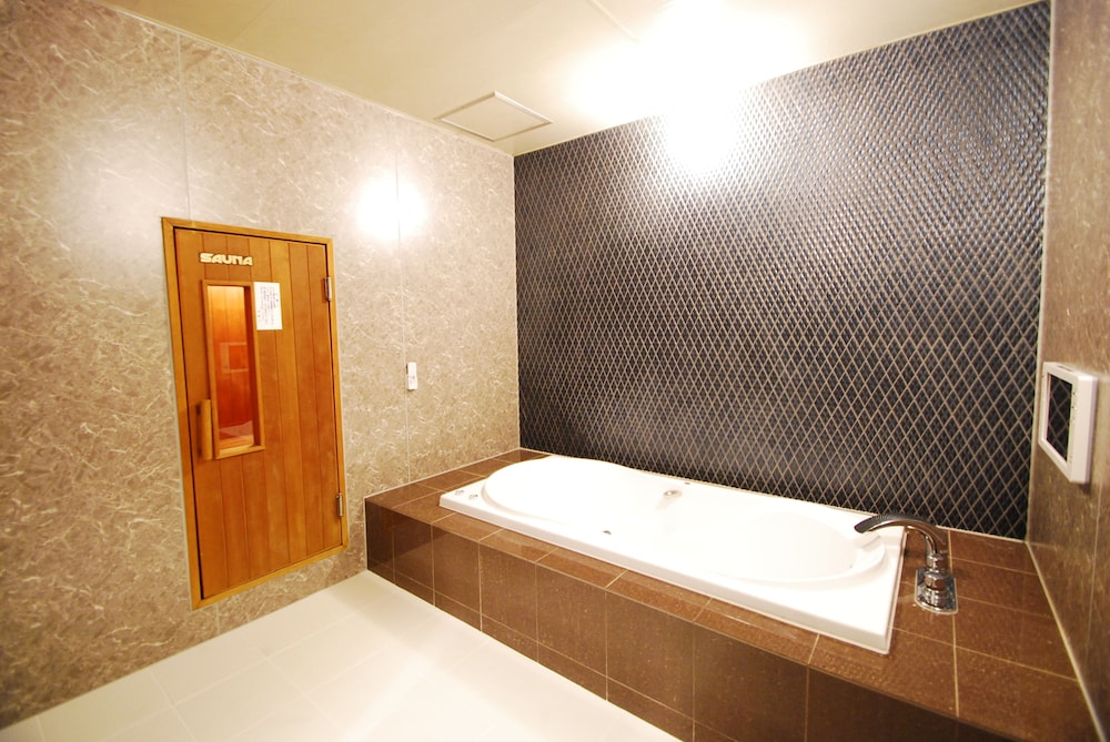 2 Bedroom Suite, Smoking photo 1