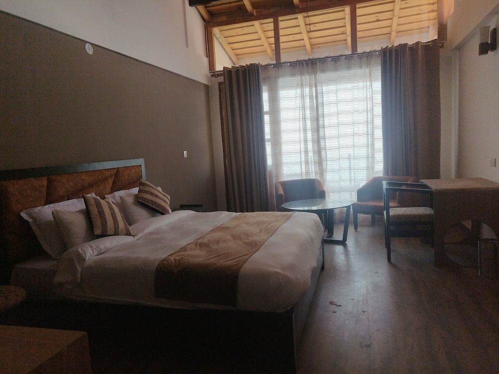 Super Deluxe Room - Photo 10