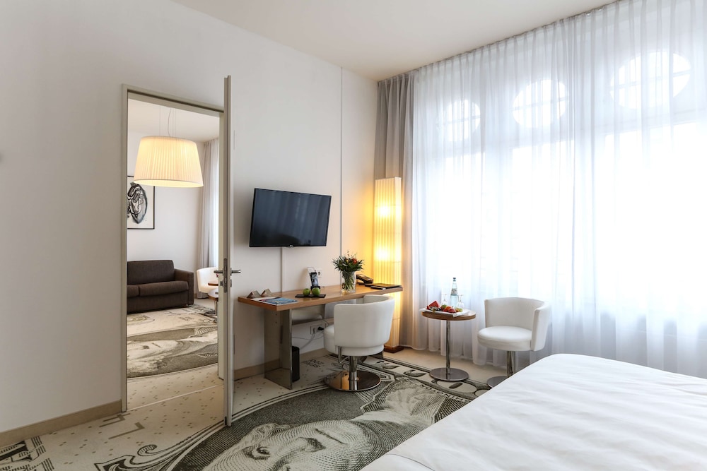 Suite, 1 Bedroom photo 1