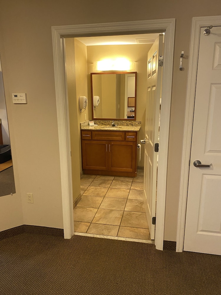 Studio Suite, 2 Queen Beds - Photo 12
