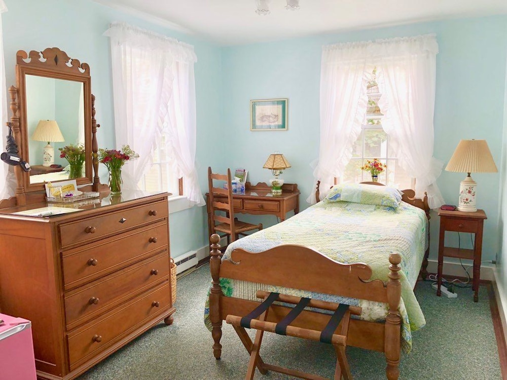 2 Bedroom Suite, Single Twin w/Single Twin