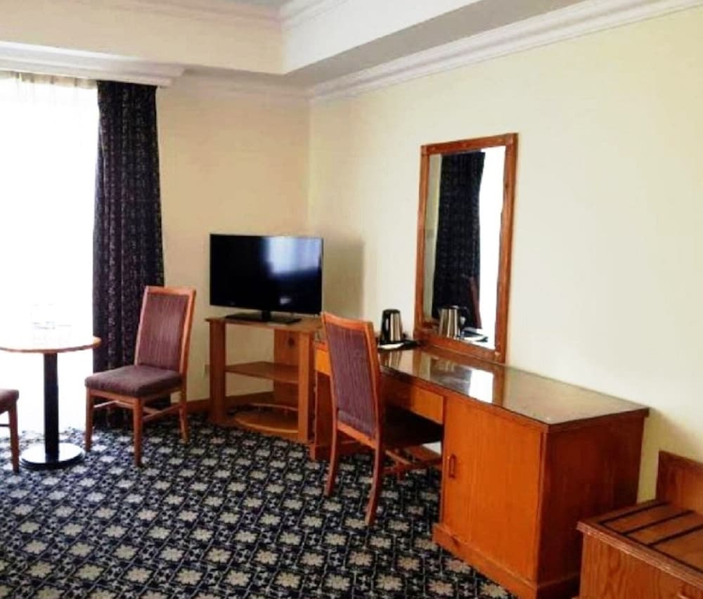 Standard Twin Room, 2 Twin Beds - Photo 12