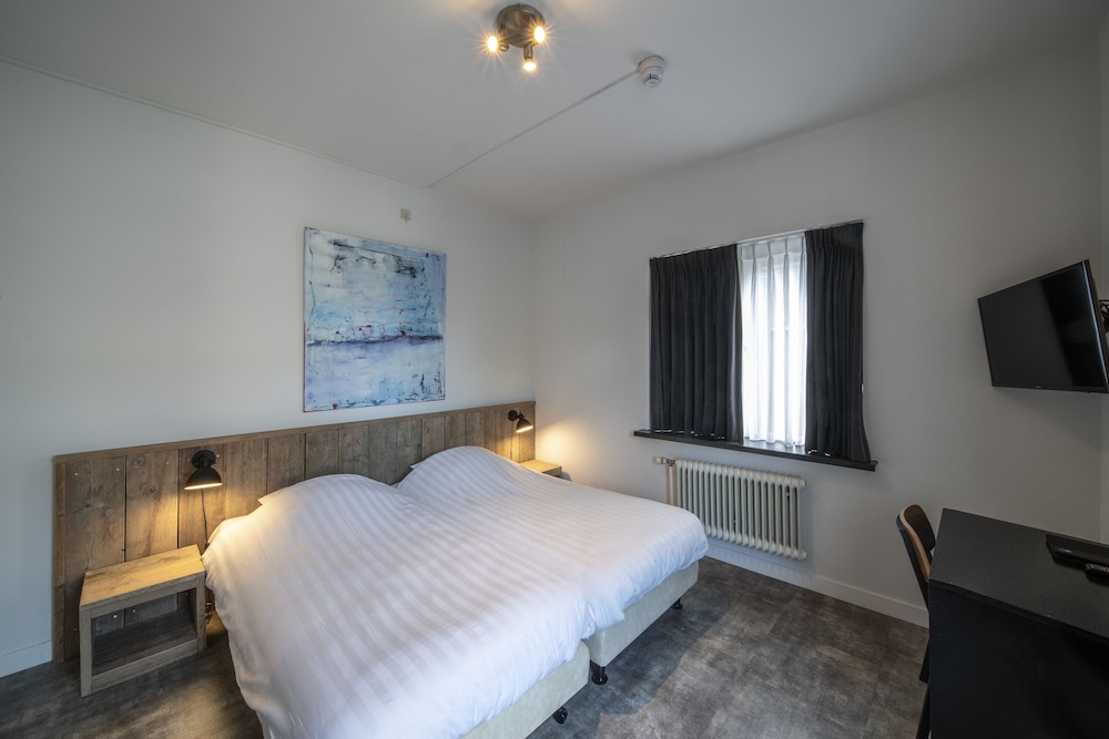 Deluxe Double Room photo 2