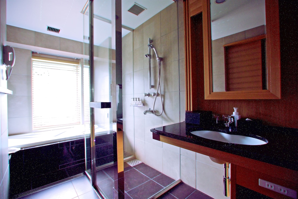 Premium Twin Room, Non Smoking, Jetted Tub (High Floor)