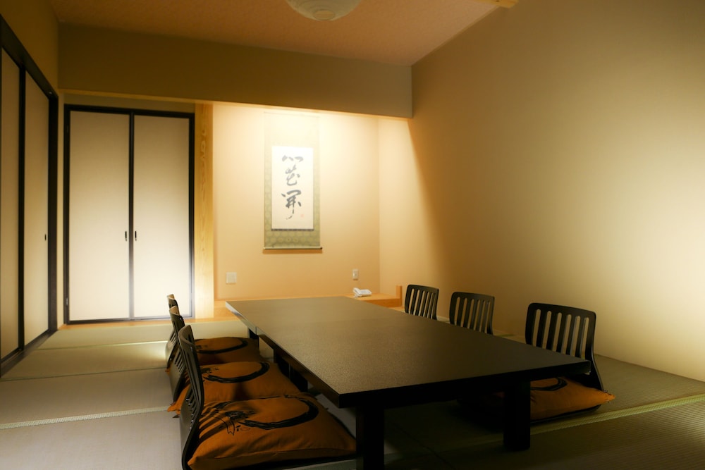 Japanese-Style Premier Room with Private Onsen, Garden View (Accessible) photo 2