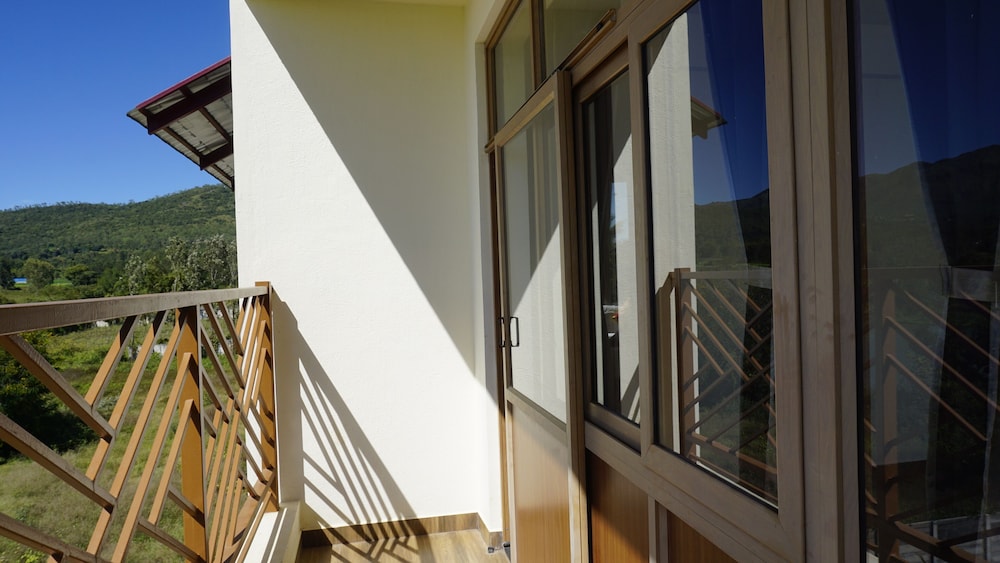 Honeymoon Studio, Balcony, Mountain View photo 3