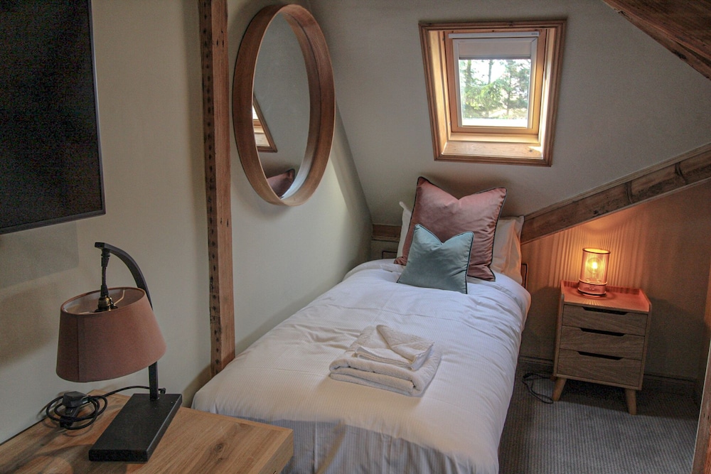 Twin Room, Ensuite - Photo 7