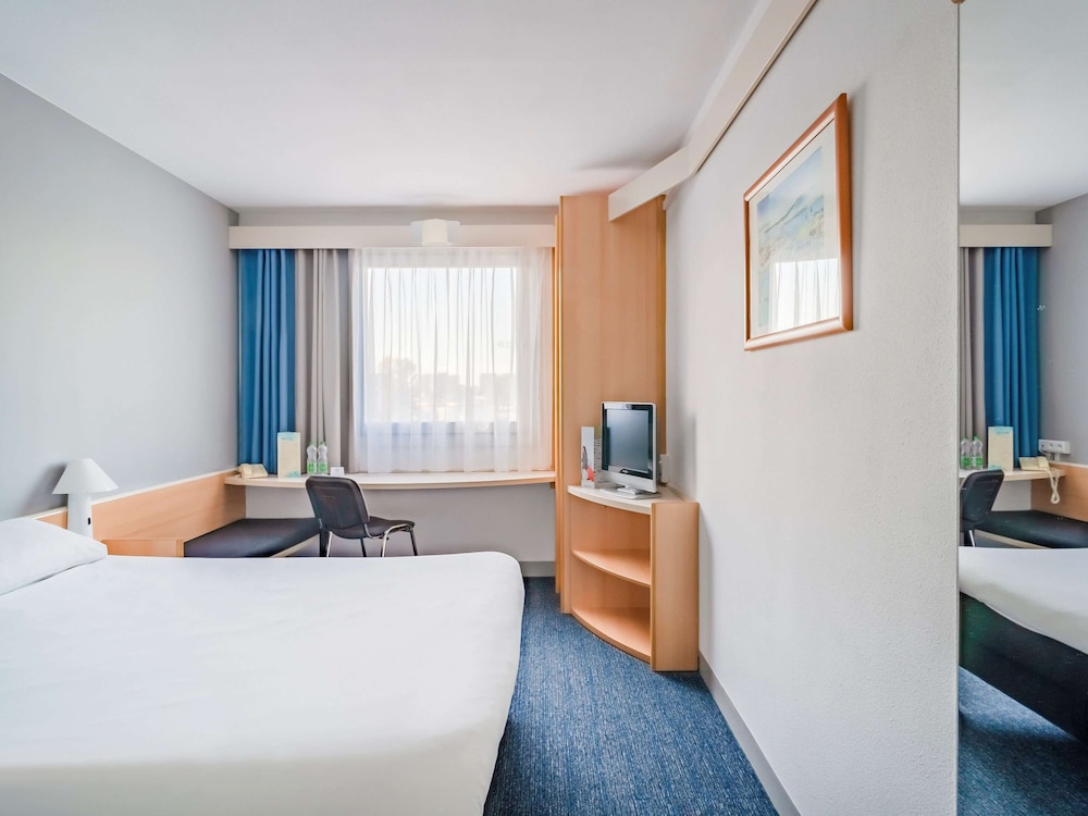 Standard Double Room, 1 Double Bed - Photo 2
