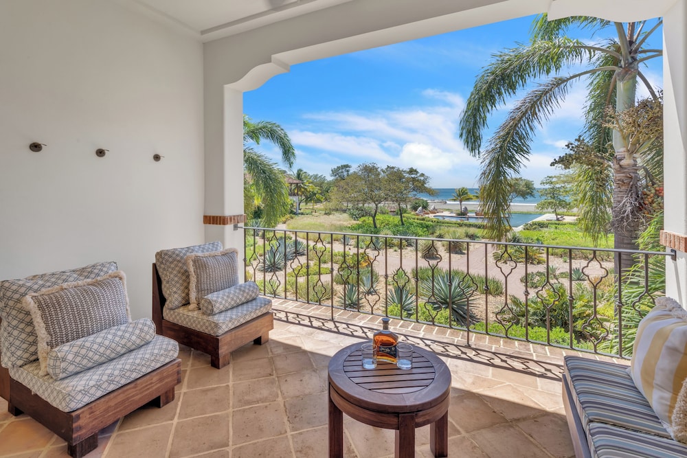 Deluxe Friends and Family Residences