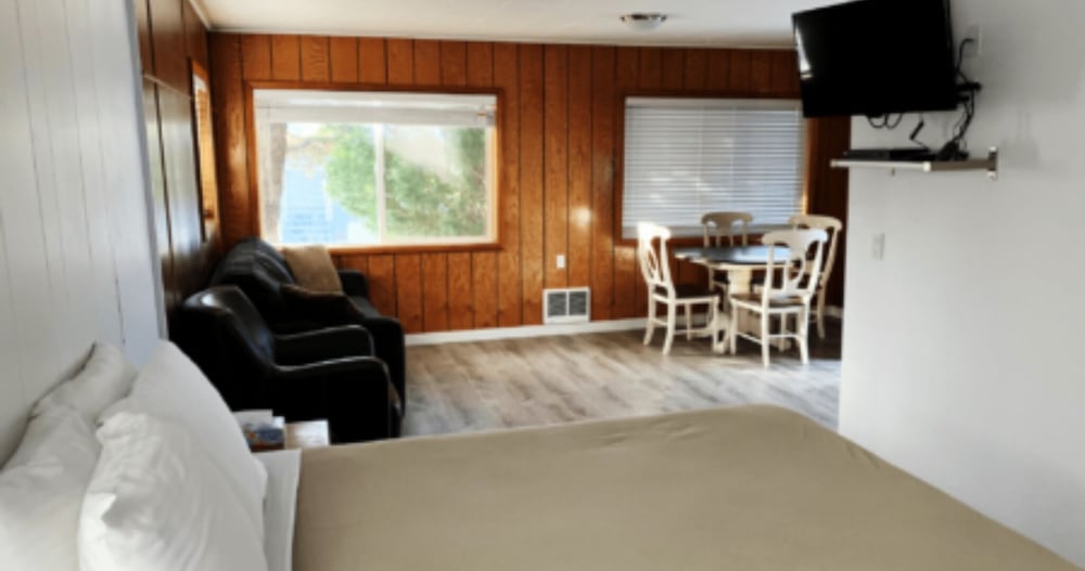 Cabin with Full Kitchen
