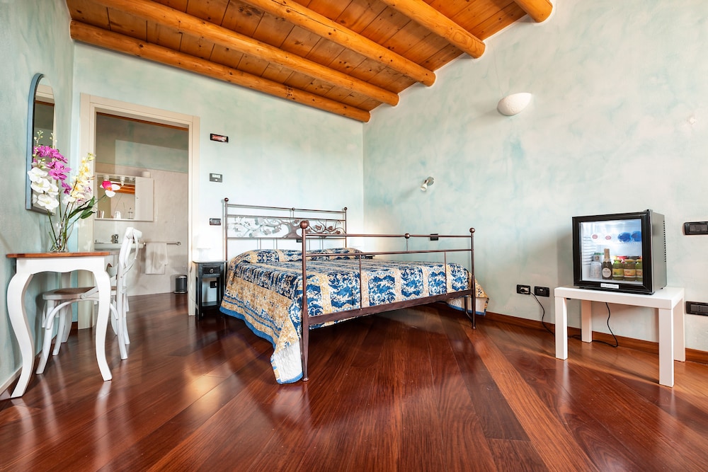 Double Room, Multiple Beds, Private Bathroom (External) photo 1