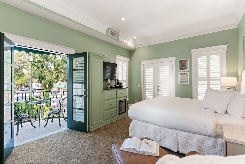 Deluxe Room, 1 King Bed
