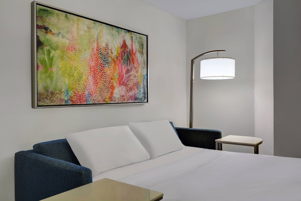 Suite, 1 King Bed with Sofa bed (Pure) - Photo 6